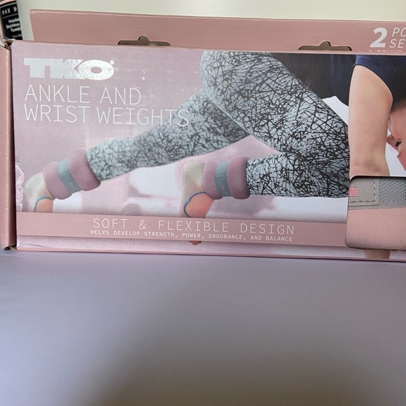 TKO Ankle And Wrist Weights 2 Pound Set 1 Pound - Picture 2 of 4